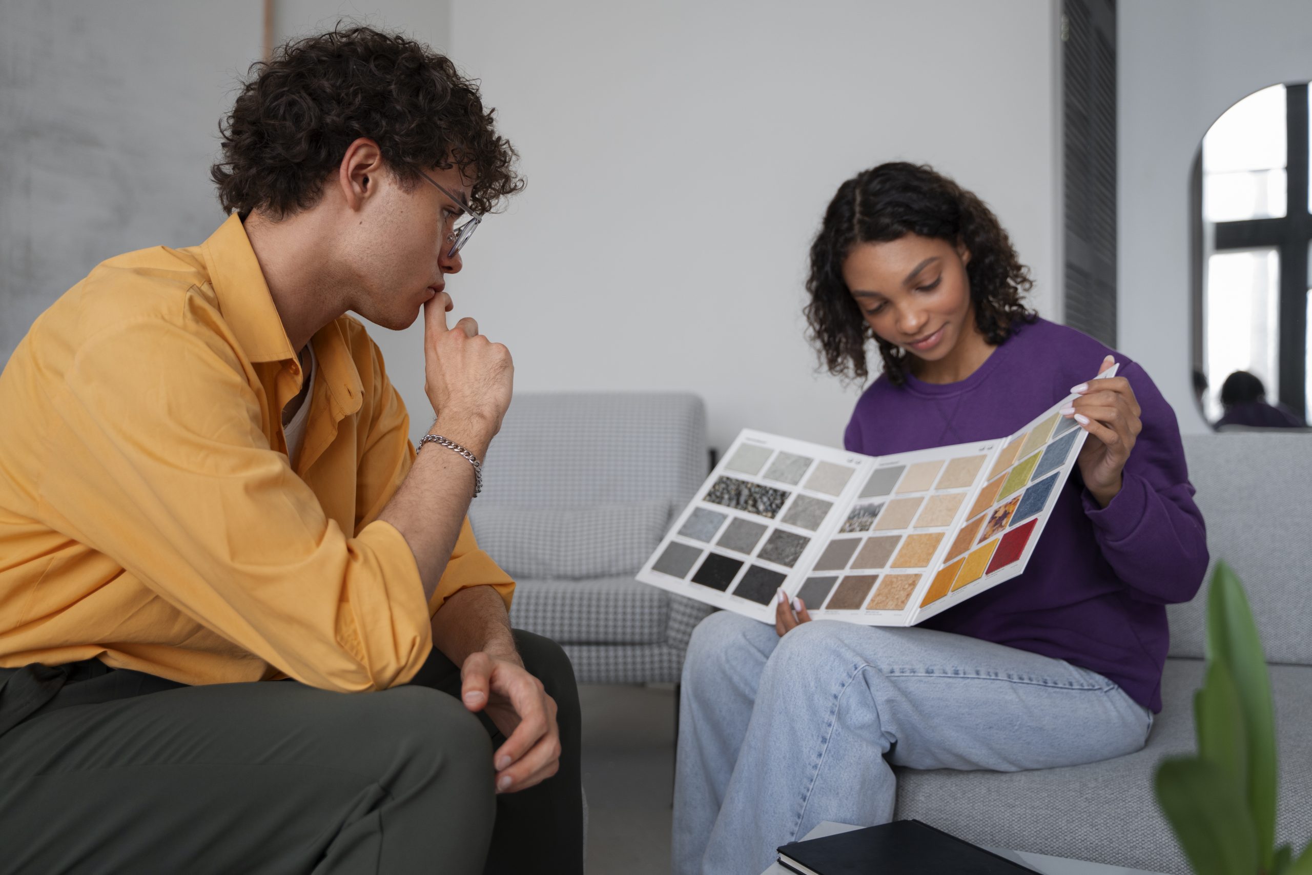 interior-designer-consultation-with-client color design consultation